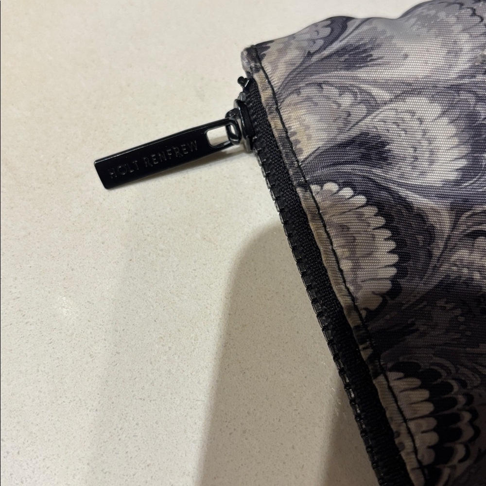 🆓Add-On✨Holts Feather Pattern Pouch - Picture 4 of 5